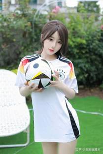 尼娜·凯莉